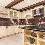 Everest Villa